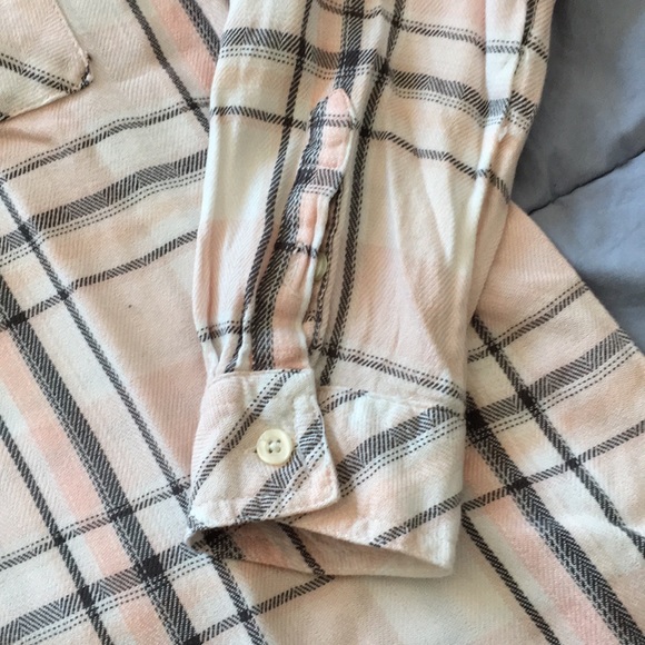 2/$10.  Peach plaid tunic shirt - Picture 5 of 7